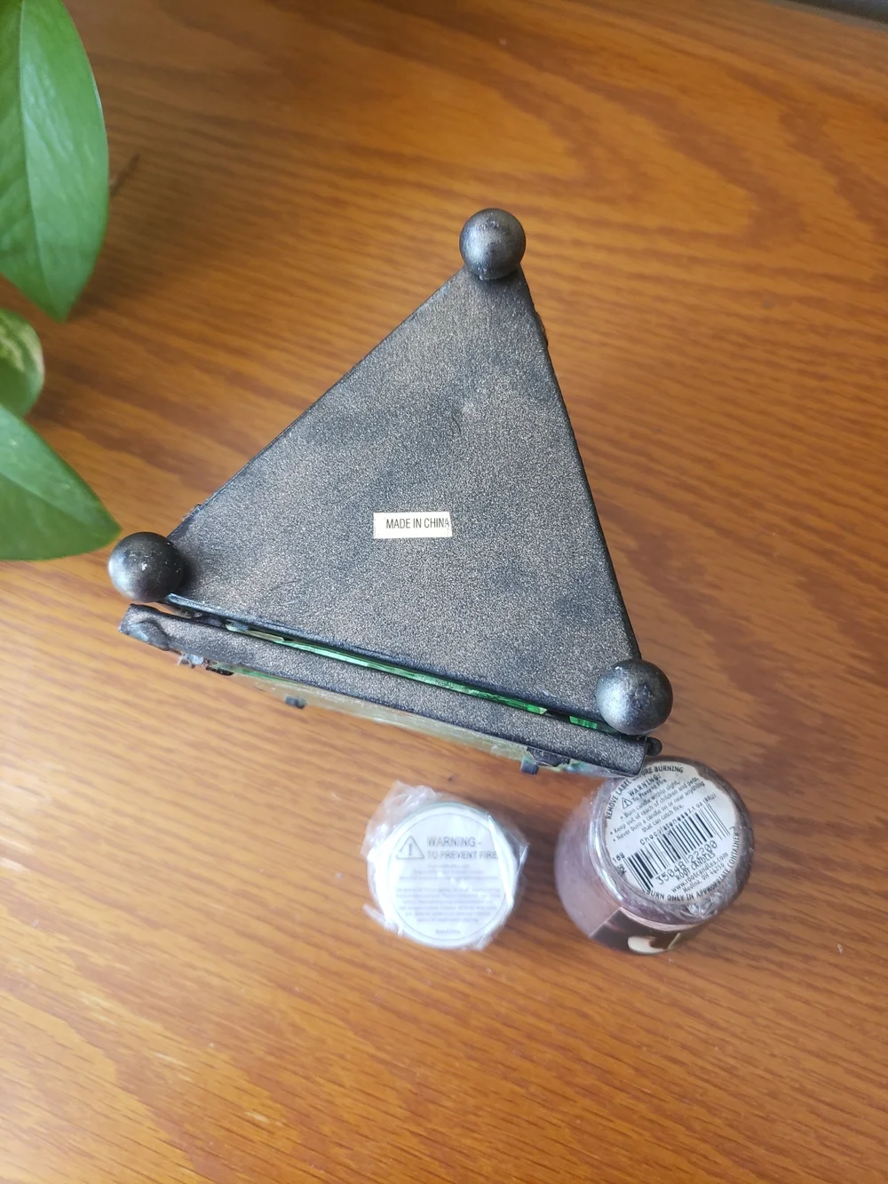 Green Frog Glass Tealight Candle Holder with Iron Frame